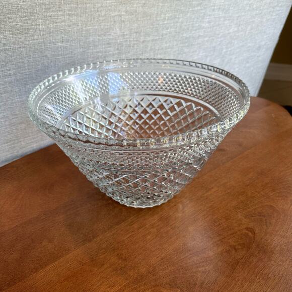 Wexford Clear Glass Punch Bowl Anchor Hocking Centerpiece - Picture 6 of 9